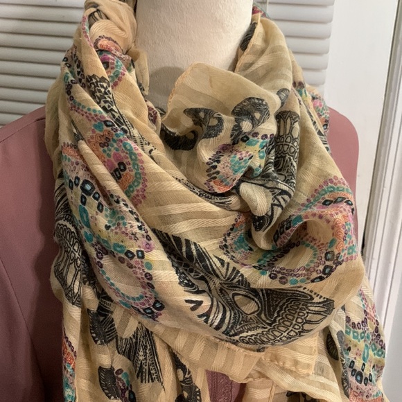 Scarf - Picture 3 of 6